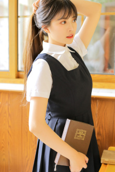 六月之蛇